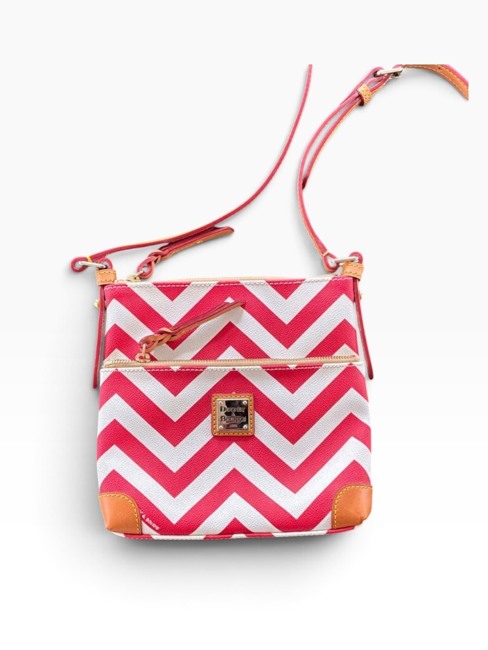 Dooney & Bourke Red Chevron Crossbody Letter Carrier Bag Pouchette J7652644 - Picture 3 of 15